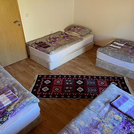 Kod Kapetana Tea Bed & Breakfast Gornji Lukomir Exterior foto