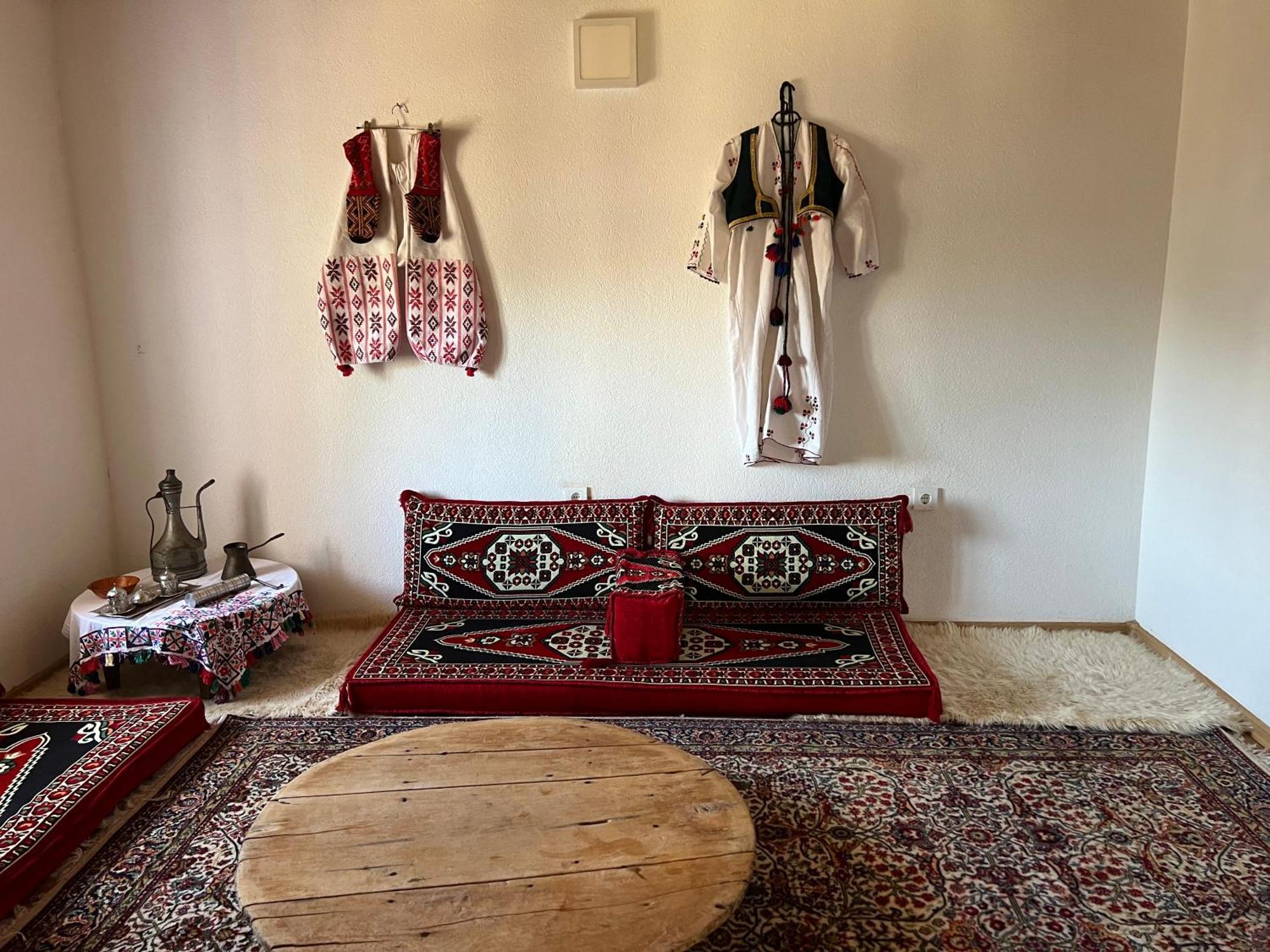 Kod Kapetana Tea Bed & Breakfast Gornji Lukomir Exterior foto