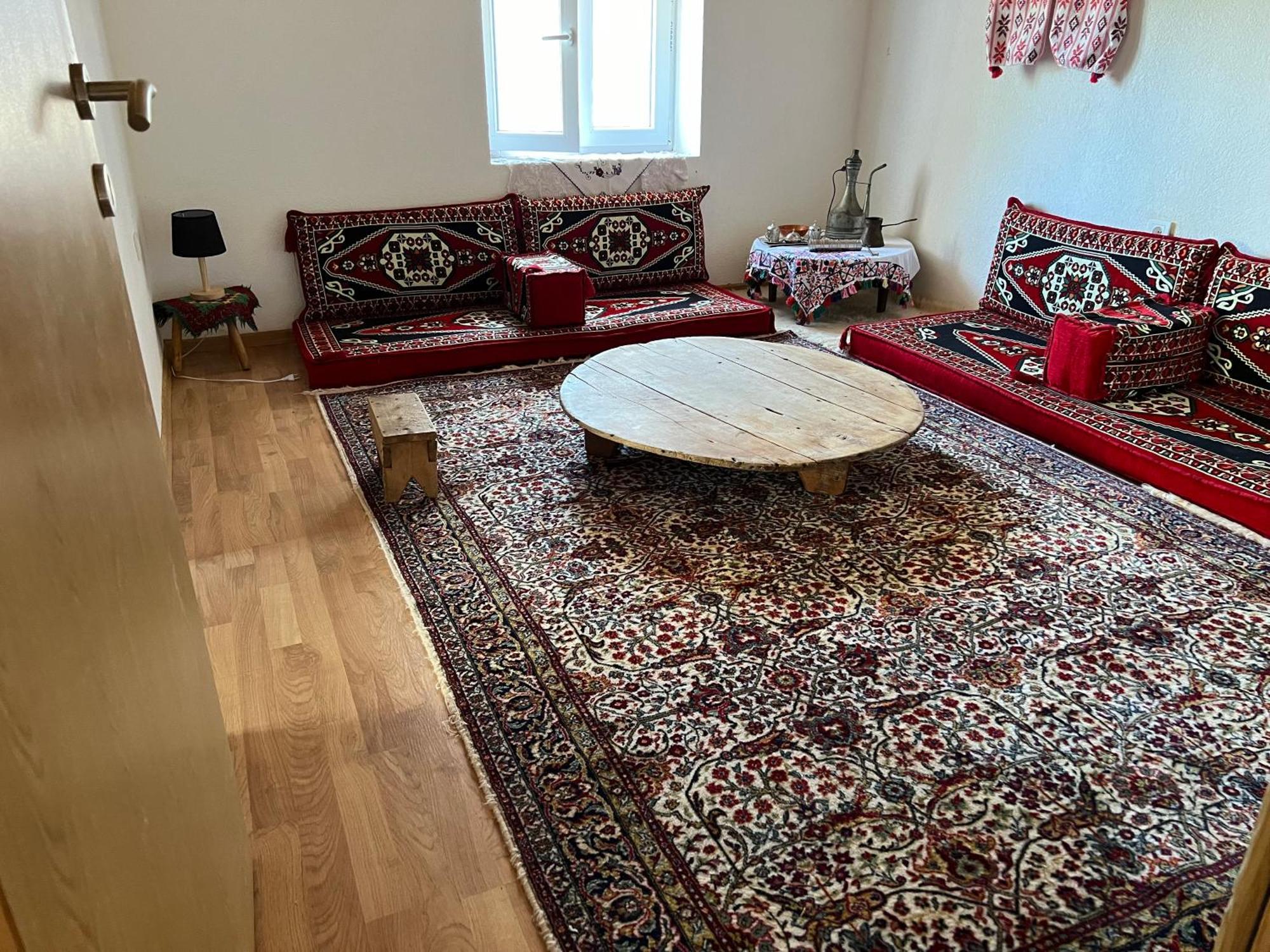 Kod Kapetana Tea Bed & Breakfast Gornji Lukomir Exterior foto