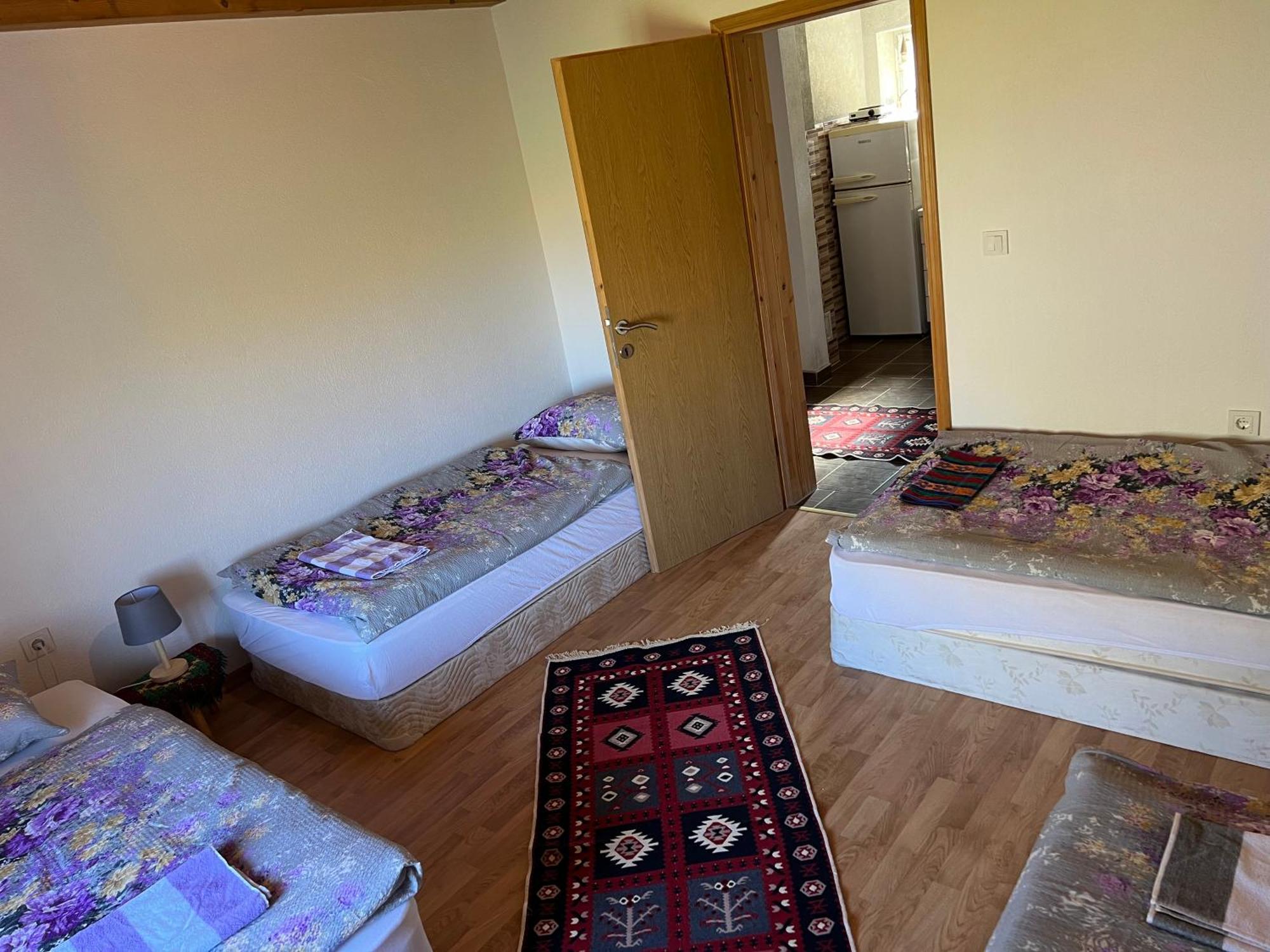 Kod Kapetana Tea Bed & Breakfast Gornji Lukomir Exterior foto
