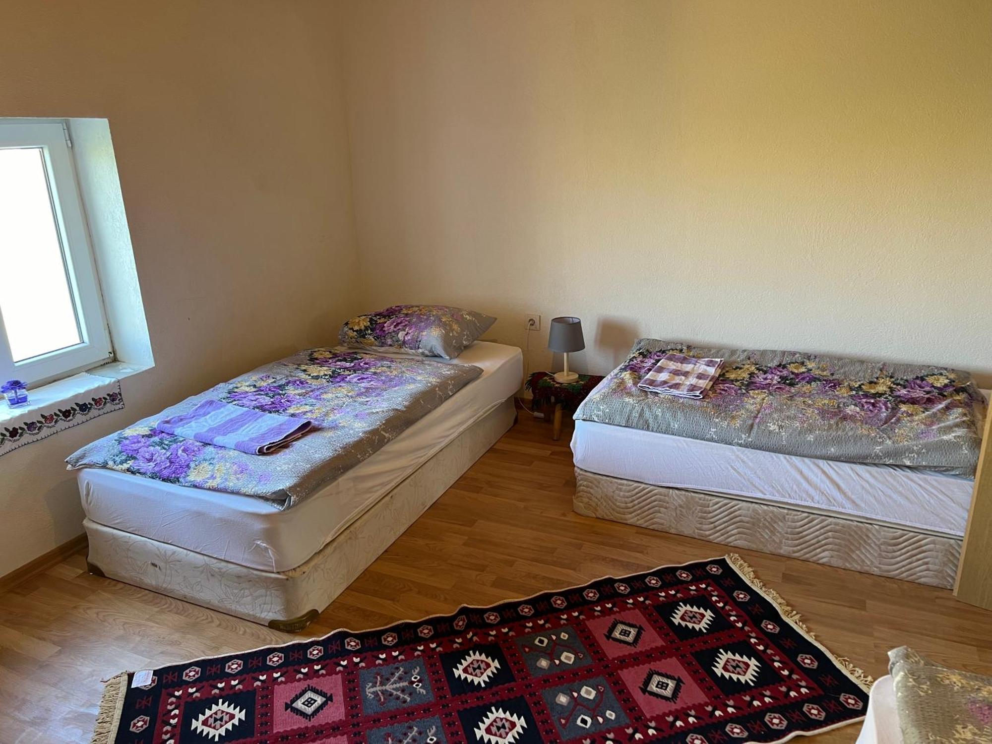 Kod Kapetana Tea Bed & Breakfast Gornji Lukomir Exterior foto