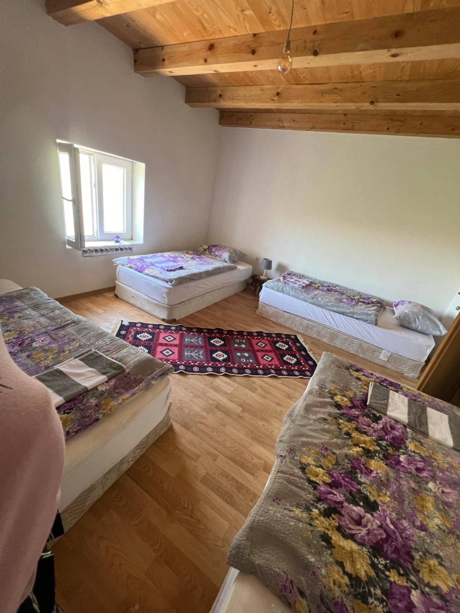 Kod Kapetana Tea Bed & Breakfast Gornji Lukomir Exterior foto