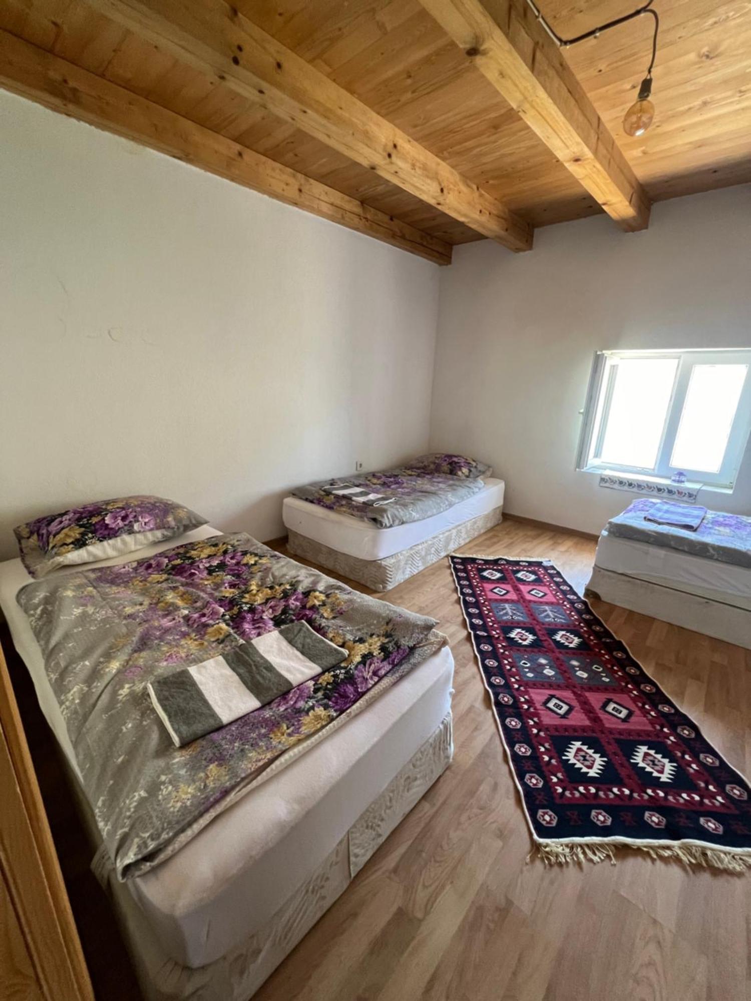 Kod Kapetana Tea Bed & Breakfast Gornji Lukomir Exterior foto