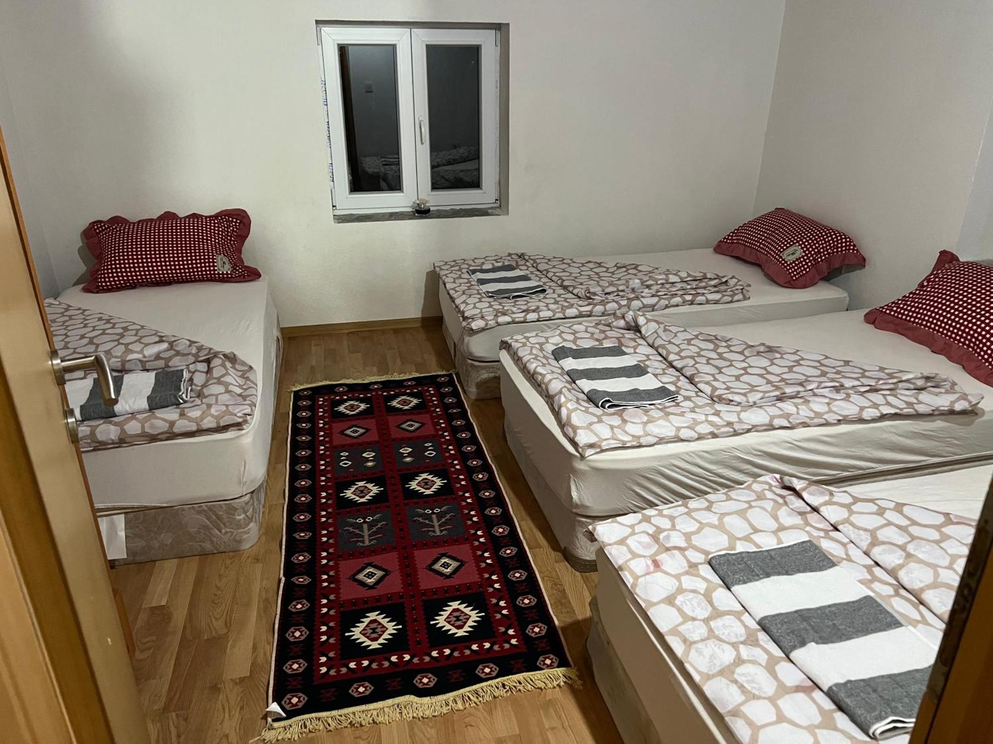 Kod Kapetana Tea Bed & Breakfast Gornji Lukomir Exterior foto